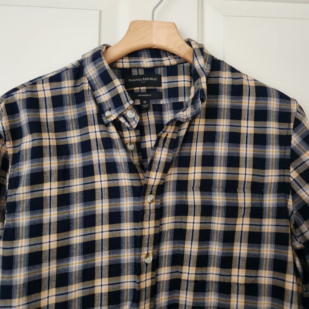 Banana Republic Men's Plaid Untucked Fit Shirt Navy Yellow Checkered Casual - Picture 3 of 8